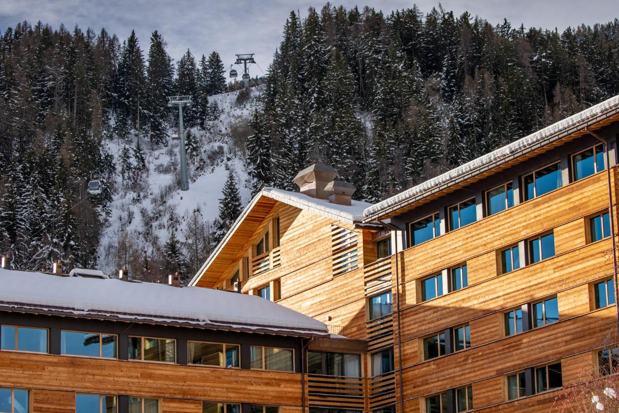 Swisspeak Resorts Vercorin Exterior photo